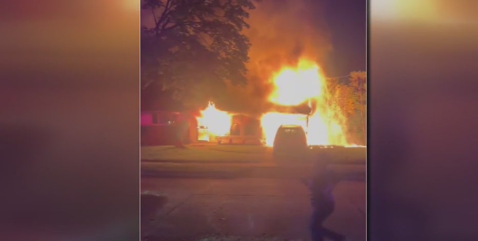 Neighbors wakes Oak Park family as fire tears through home
