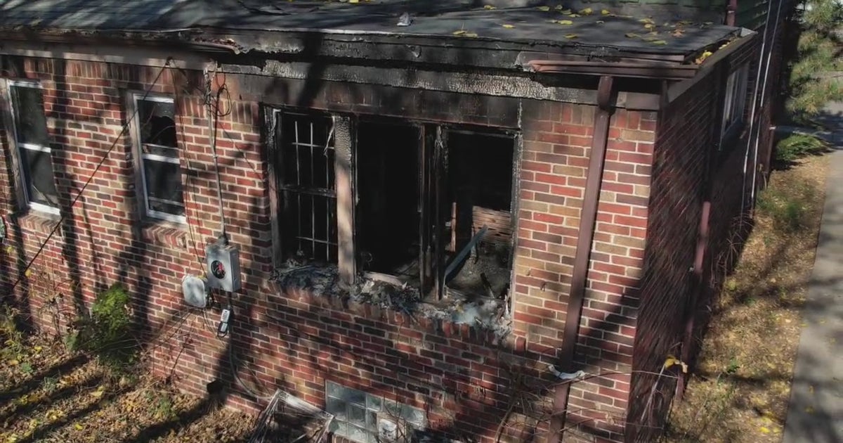 Family of 7 escapes Detroit house fire through 2nd story window | FOX 2 ...