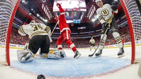 Larkin, Perron, Copp score in 3rd period as Red Wings win 5-4 to hand Bruins 1st regulation loss