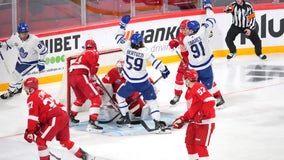 Tavares scores go-ahead goal as Maple Leafs rally from 2 down to beat Red Wings in Stockholm