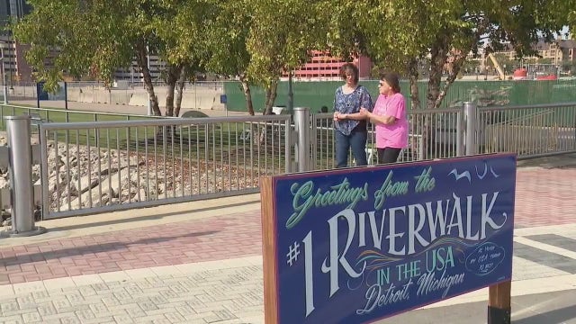 Metro Detroit mother and daughter battle separate breast cancer diagnosis together