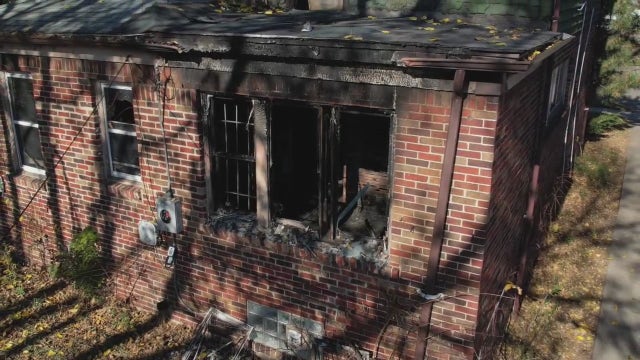 Family of 7 escapes Detroit house fire through 2nd story window