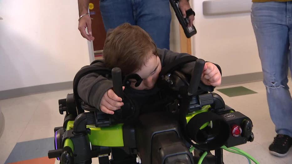 P_ROBOTIC-LEGS-CHILDREN-W_-DISABILITIES-5P_00.02.03.36.jpg