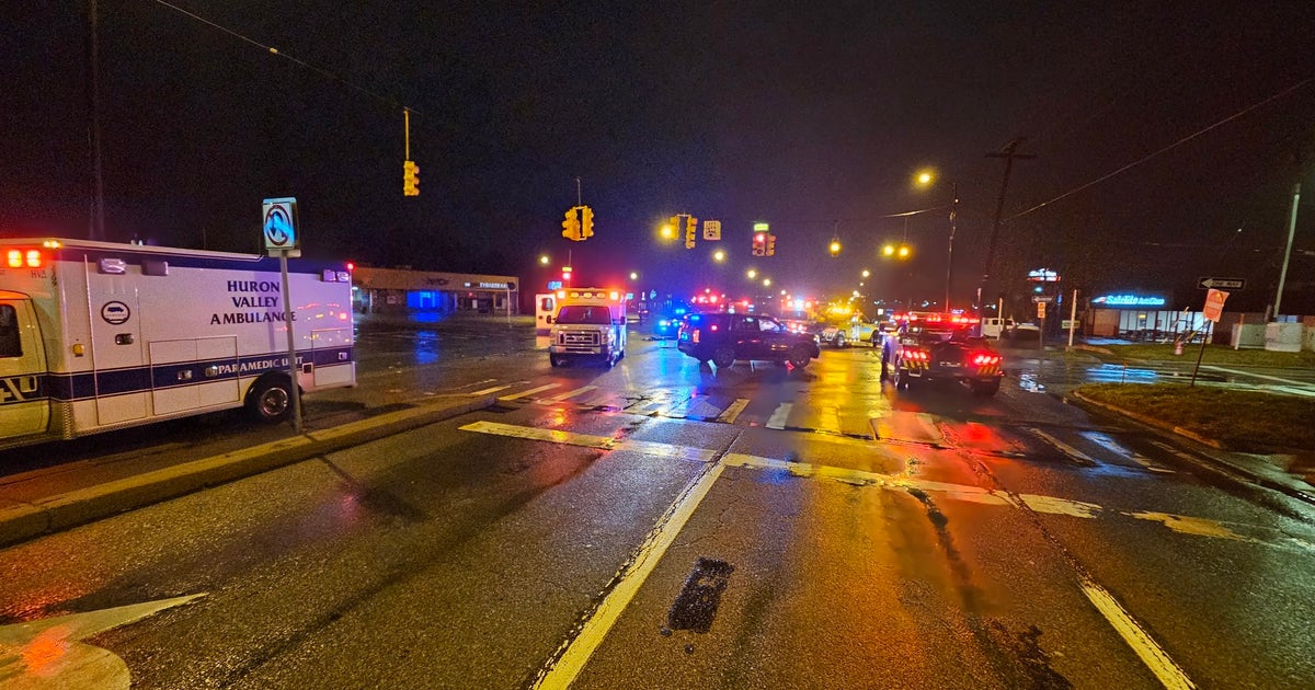 Good Samaritan hit while checking on drivers after Ann Arbor crash ...