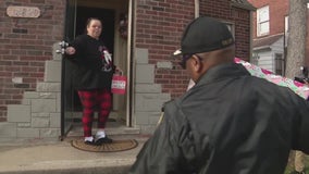 Detroit police deploy Sergeant Santa, make inroads in community