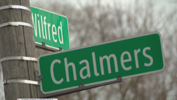 Two dead in Detroit crash