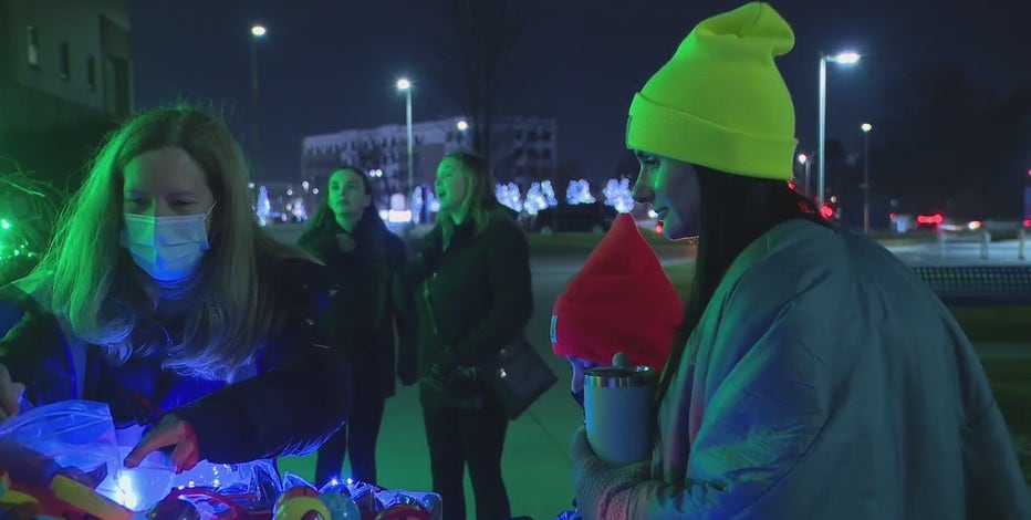 Moonbeam for Sweet Dreams brings patients at Beaumont Children's hospital holiday cheer