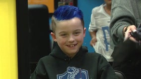 Blue hair trends among Lions fans, inspired by St. Brown