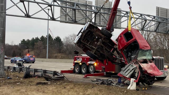 2 killed in crash with wrong-way driver fleeing Michigan State Police, freeway closed over 11 hours