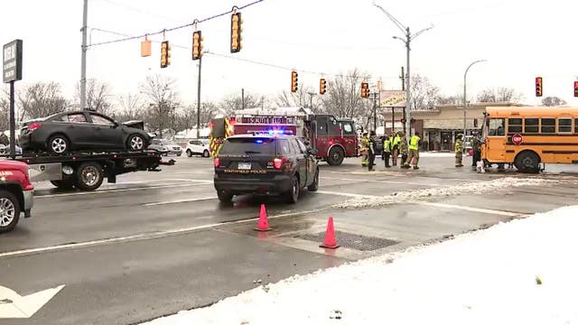 4 children, 1 adult hurt in Southfield school bus crash