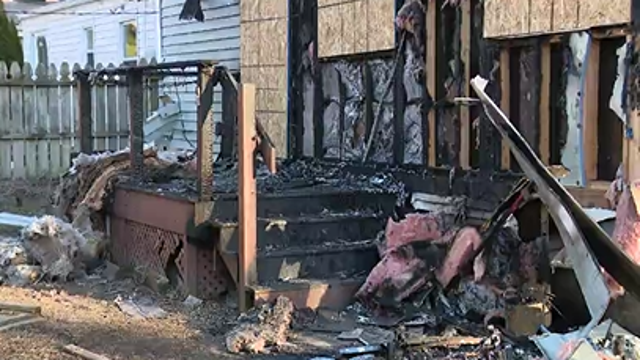 3 cats die in Royal Oak house fire