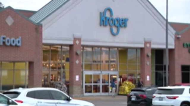 Woman wielding machete arrested at Kroger store