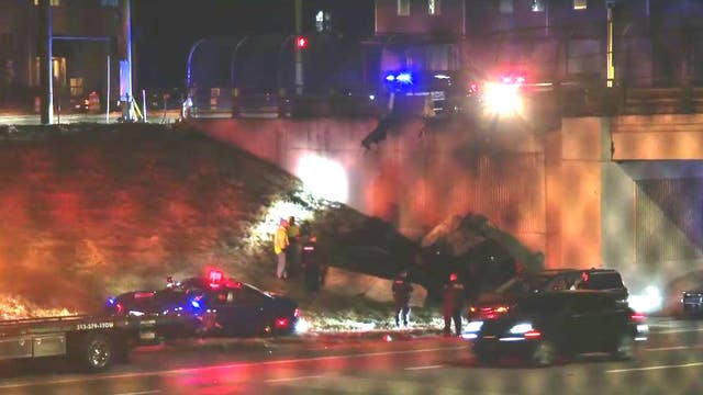 Driver who died in fiery crash at the Davison and Lodge in Highland Park still unidentified