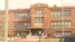 Group protests to save Roosevelt Elementary building