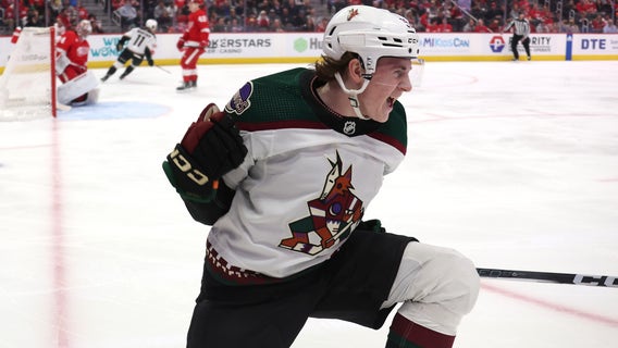 Coyotes win 4-1 against suddenly slumping Red Wings, who have fallen out of NHL wild-card spot