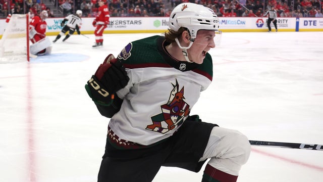 Coyotes win 4-1 against suddenly slumping Red Wings, who have fallen out of NHL wild-card spot