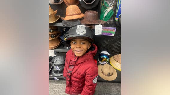 Child saves family of eight from Warren house fire