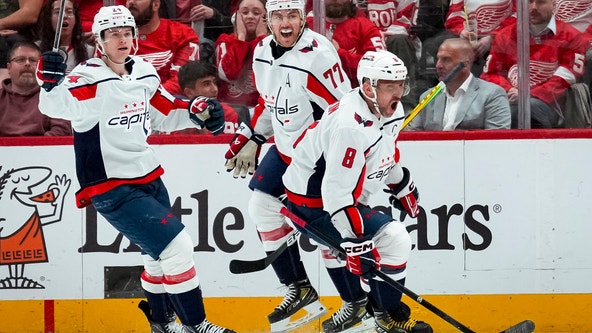 Capitals beat Red Wings 2-1 to move into wild card, Ovechkin 1st NHL player with 18 30-goal seasons