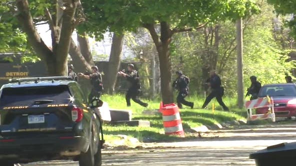 Barricaded gunman dead after standoff with Detroit police