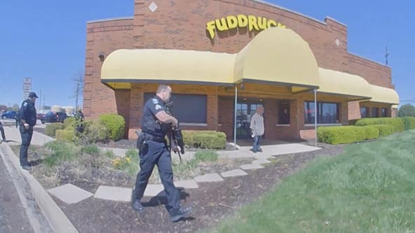 Man with hatchet at Fuddruckers surrenders to Sterling Heights police