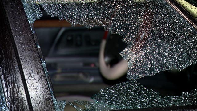 Windows smashed out on 20+ vehicles in Detroit neighborhood