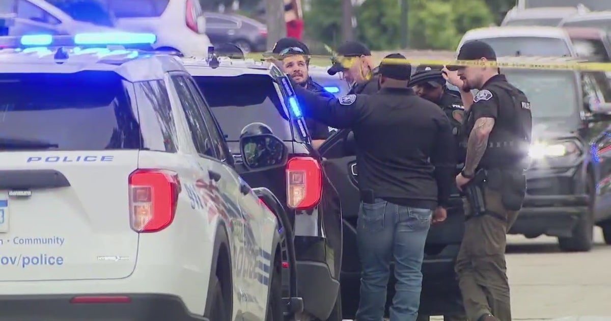 Detroit police kill armed man on city's east side; 1 other fatally ...