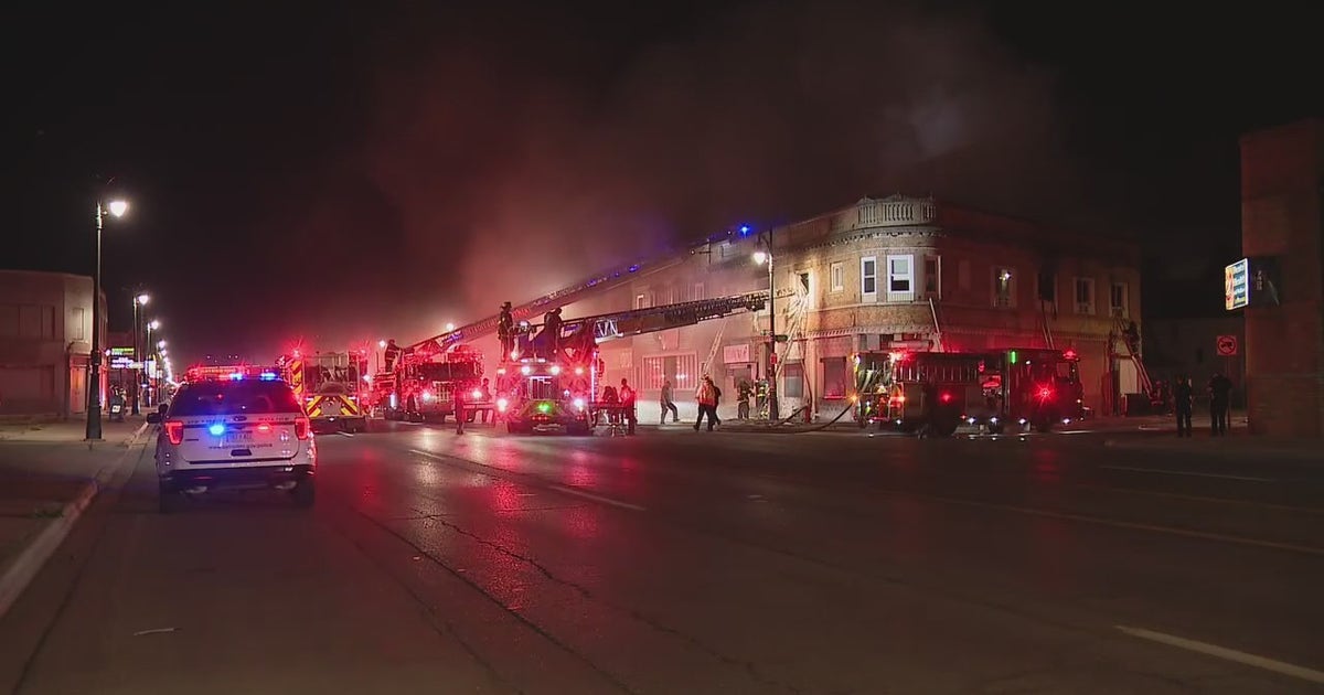 Woman drops 2 children to safety from burning Southwest Detroit ...