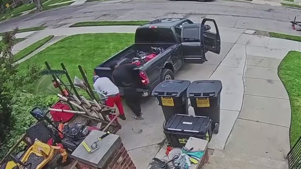 Thieves make off with trailer full of lawn equipment in broad daylight in Detroit