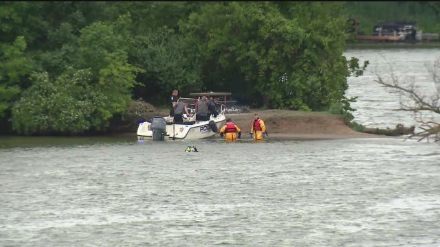 Dive teams search for 23-year-old missing at Belleville Lake