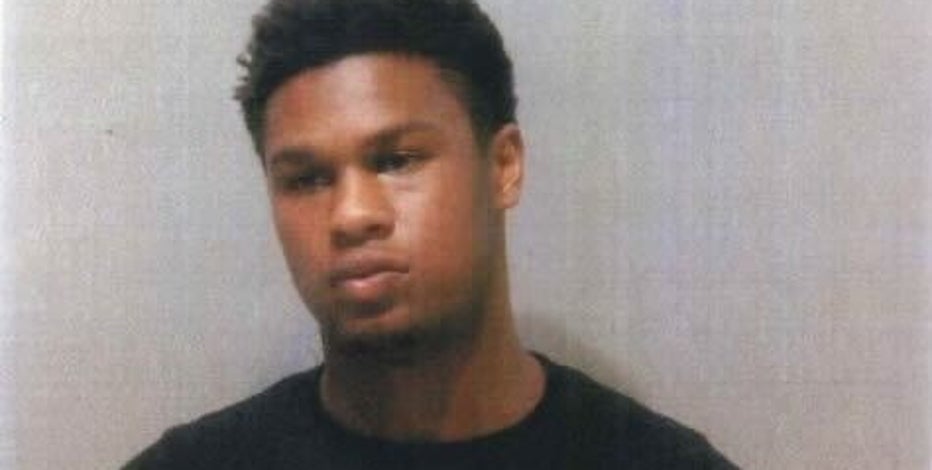 Detroit Police searching for suspect that escaped custody at Henry Ford Hospital