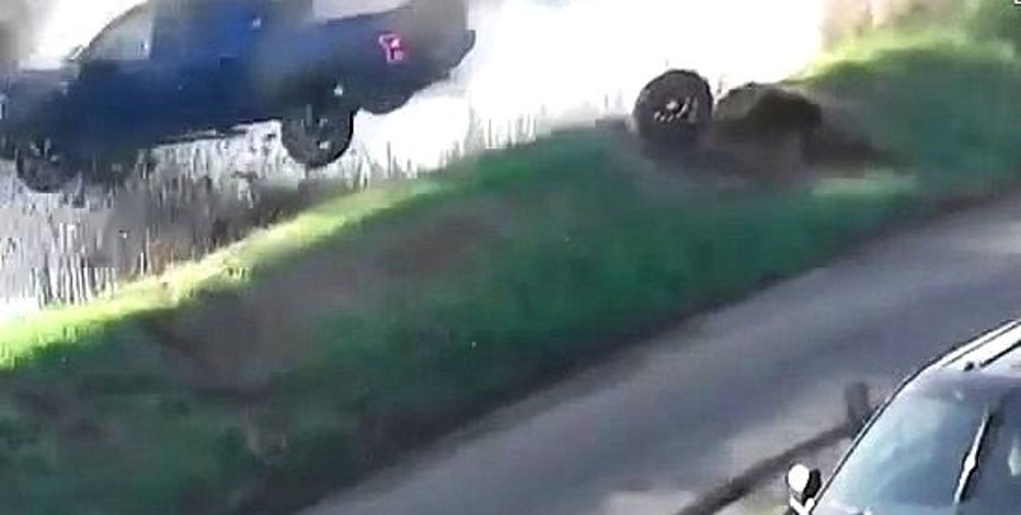 Truck carrying 3 kids flies into lagoon in Monroe County, driver suspected of being drunk