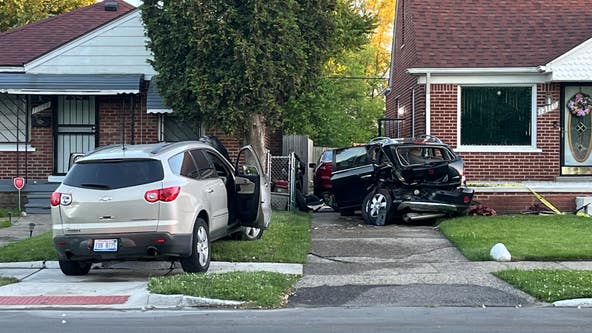 Driver fleeing Warren police cashes into parked car in Detroit neighborhood