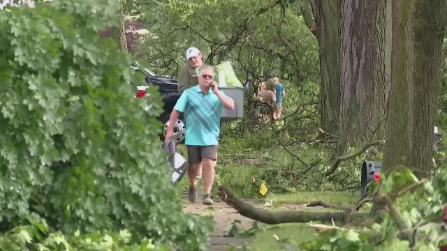 Livonia bands together to pick up after last week's tornado