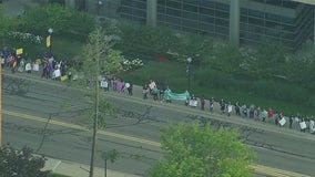 Michigan Medicine employees, unions picket for new contract