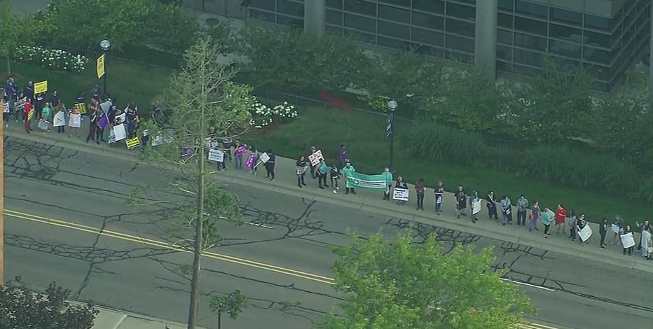 Michigan Medicine employees, union picket for new contract