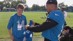 Grosse Pointe teen honored by Detroit Lions for saving woman who drove into water