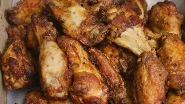 Driver eating chicken wings rear ends MSP patrol vehicle in Detroit