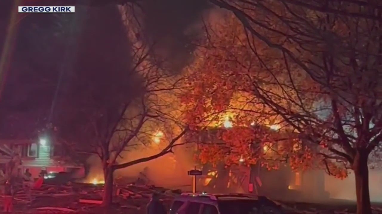 UAW President Shawn Fain rallies in Detroit for Kamala Harris in final push before Election Day