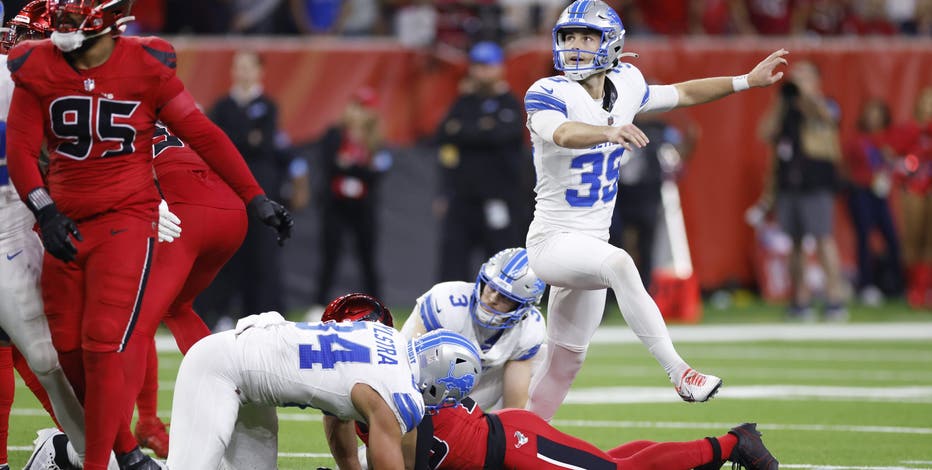 Jake Bates kicks 52-yard field goal as time expires to lead Lions to comeback victory