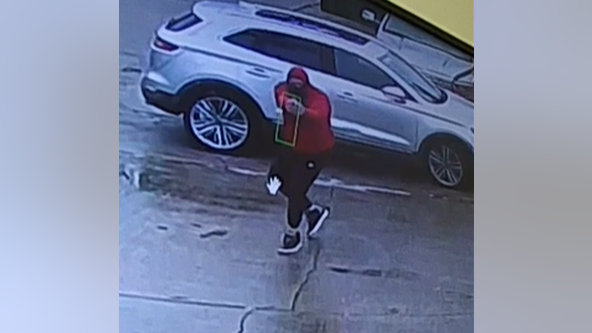 Police seeking two suspects in Detroit shooting that left two in critical condition