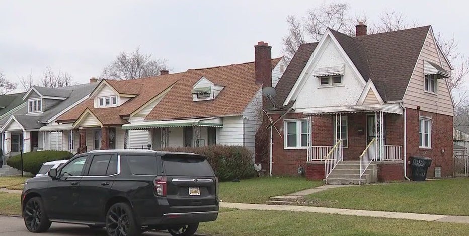 Child in Detroit gets hold of father's gun, shoots himself in the hand