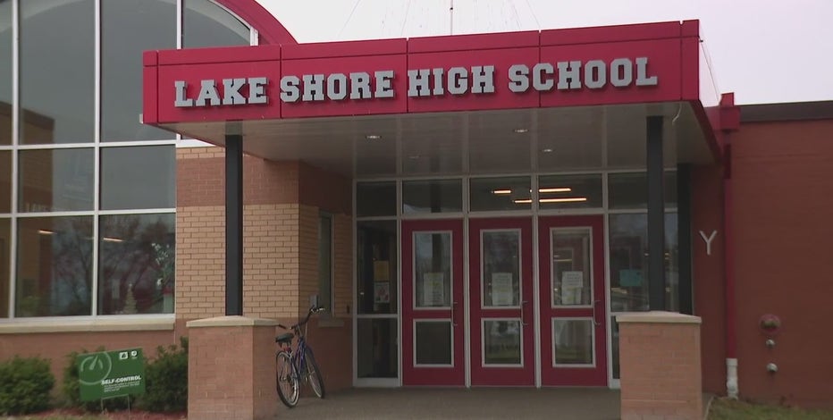 St. Clair Shores substitute teacher accused of sending inappropriate messages to student