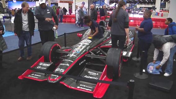 Race Day brings IndyCar to the Detroit Auto Show