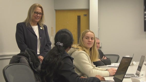 Lawrence Tech course prepares women for leadership roles