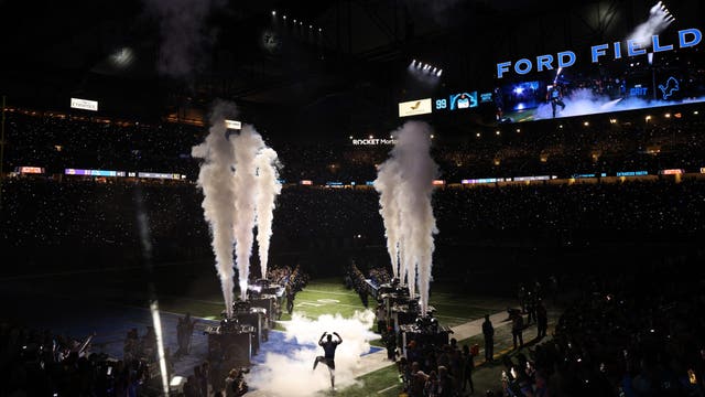 Between Lions playoff, Pistons at LCA, and Detroit auto show, police expect 100,000 on Saturday