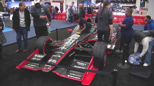 Race Day brings IndyCar to the Detroit Auto Show