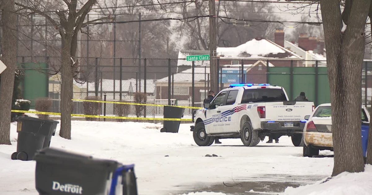 Suspect accused of barricading self in Detroit home after killing woman ...