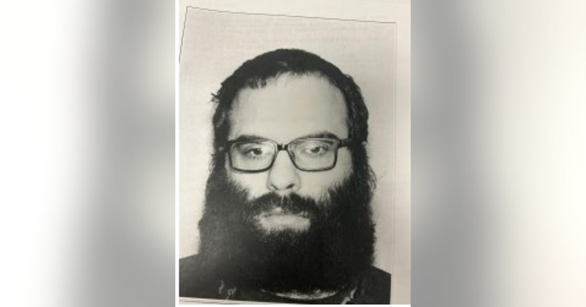 Man arrested after leaving scene of fatal car vs. pedestrian crash in ...