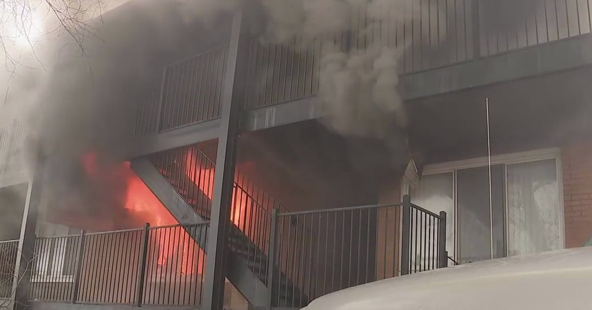Family displaced after fire destroys Detroit apartment | FOX 2 Detroit
