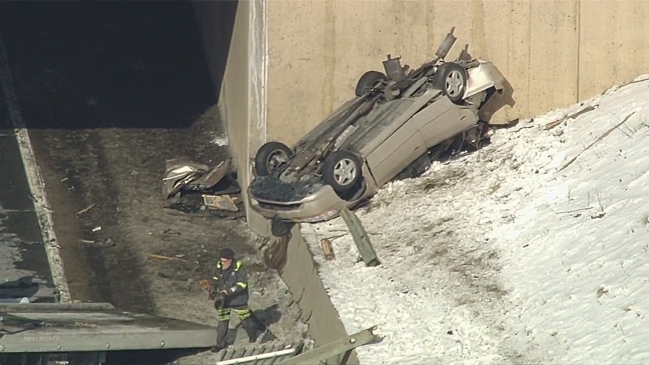 19-Year-Old Dearborn Driver Dies in Rollover Crash on Southfield Freeway